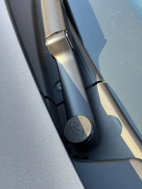 Nắp chụp ốc cần gạt mưa xe Lada Granta - Image 1