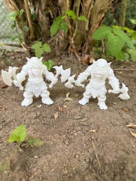 Mô hình Orc, Troll cầm hai rìu - Image 2