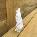 Mô hình chú lùn vườn bị bắt quả tang đang tè - Thumbnail 3