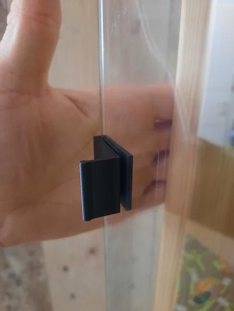 Tay nắm cửa kính 3D cho tủ trưng bày (3.6mm - 4.9mm) - Image 1