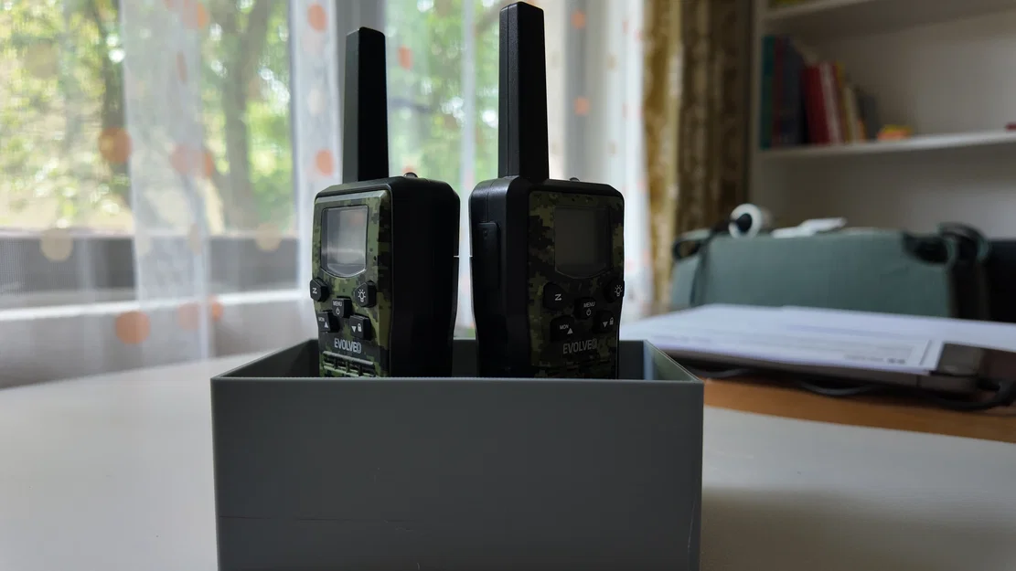 Khay giữ và trạm sạc bộ đàm Evolveo Freetalk W2 in 3D - Image 1