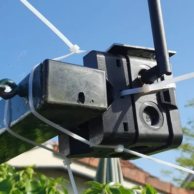 Ngàm gắn hộp đấu nối cáp Attema AK1 IP65 lên cột
