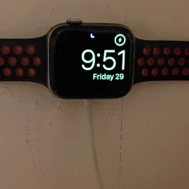Giá treo tường cho đế sạc Apple Watch - Gọn gàng và tiện lợi