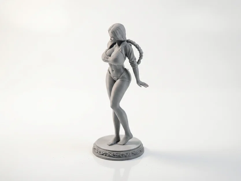 Tượng Mô Hình Nữ Quyến Rũ Mặc Quần Short In 3D - Image 1