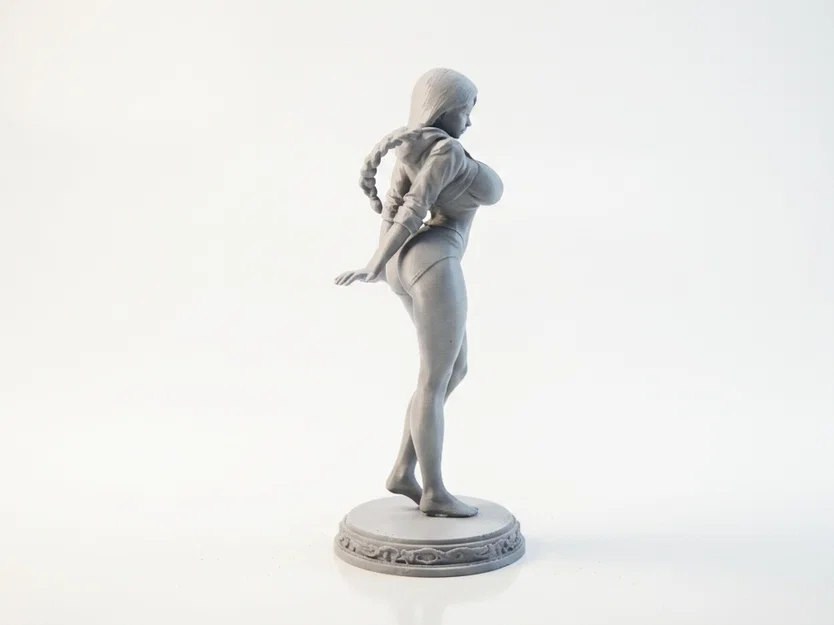 Tượng Mô Hình Nữ Quyến Rũ Mặc Quần Short In 3D - Image 3