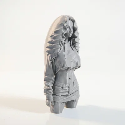 Mô hình tượng 3D nữ nhân trùm mũ (Hooded Female Figurine)