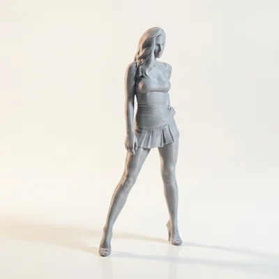 Mô hình tượng cô gái váy ngắn in 3D