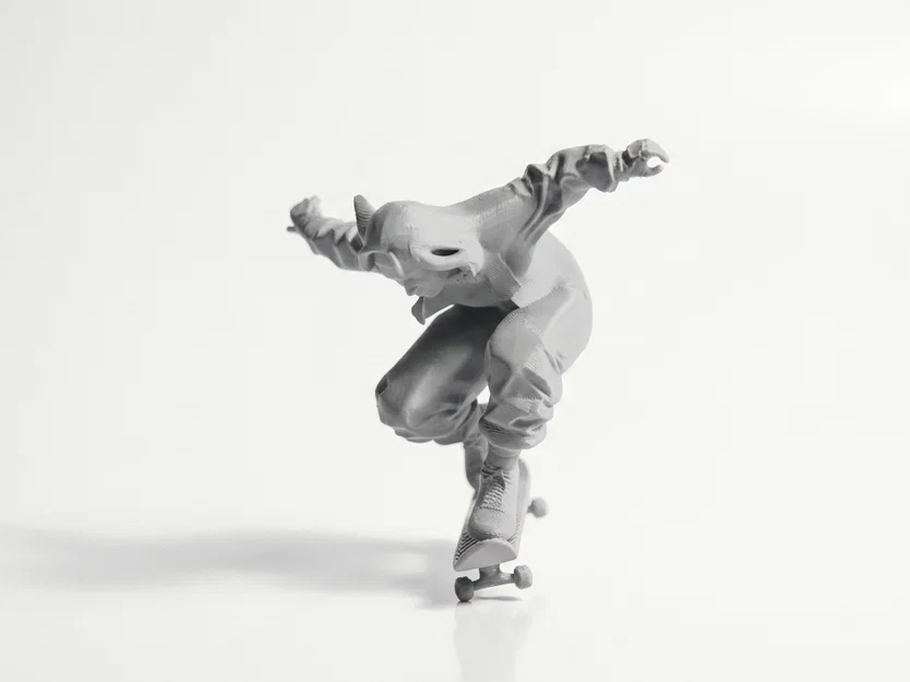 Mô hình nữ vận động viên trượt ván 3D (Skateboard Girl Figurine) - Image 1