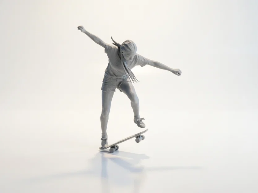 Mô hình nữ vận động viên trượt ván 3D (Skateboarding Lady Figurine) - Image 1