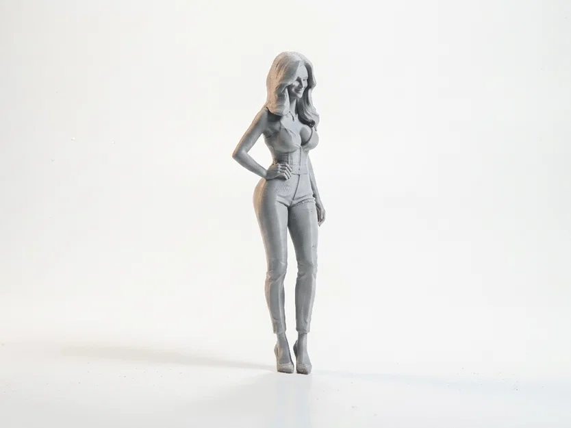 Mô hình tượng nữ Slim Lady mặc Bodysuit in 3D - Image 2