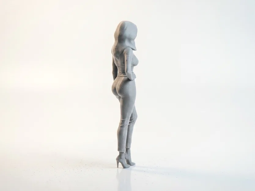 Mô hình tượng nữ Slim Lady mặc Bodysuit in 3D - Image 3