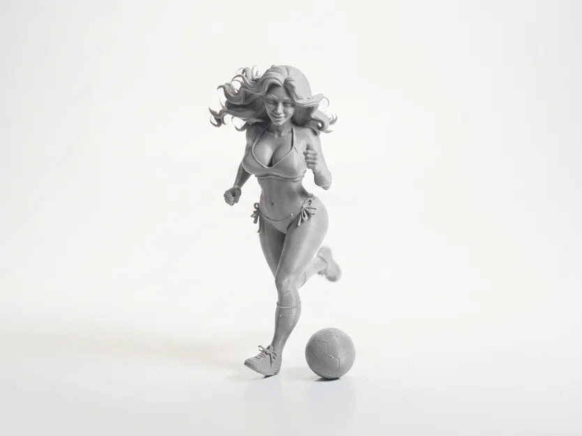 Mô Hình Nữ Vận Động Viên Bóng Đá In 3D Sống Động - Image 1