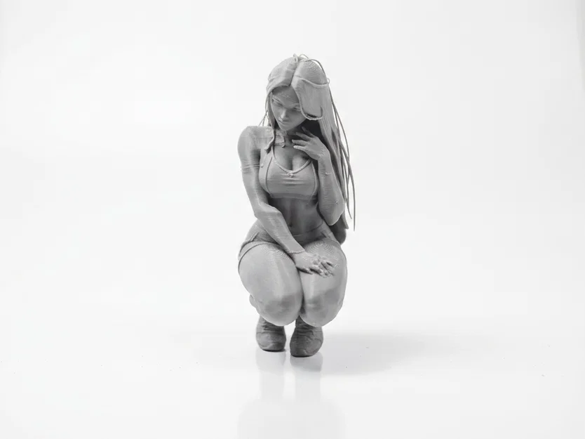 Mô hình 3D Nữ Vận động viên Squat (Athletic Woman Squatting Figurine) - Image 1