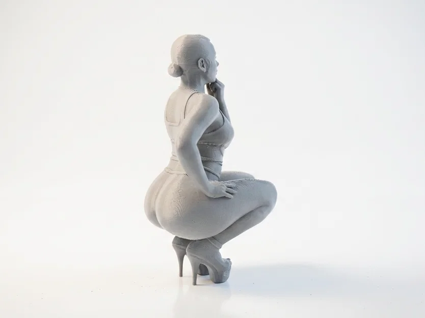 Mô hình tượng nữ ngồi xổm (Squatting Figure) có thể in 3D - Image 3