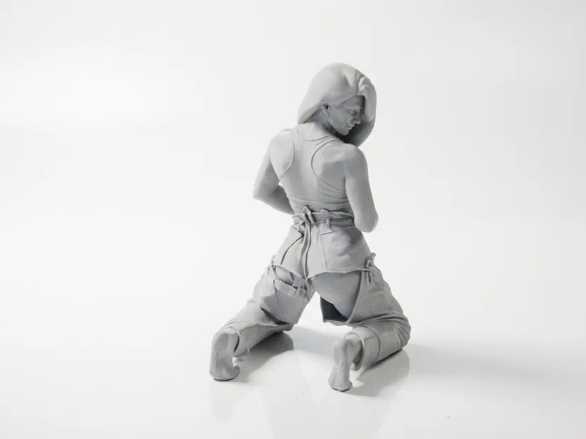 Mô hình Nữ nhân vật Ngồi xổm in 3D (STL) - Image 1