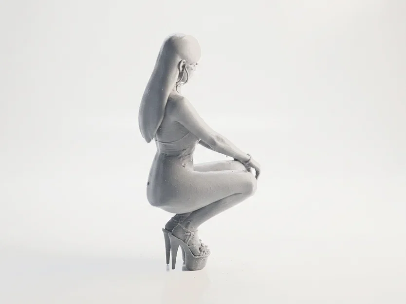 Mô hình tượng cô gái ngồi xổm - File 3D in ấn nghệ thuật - Image 3