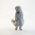 Mô hình tượng nữ ngồi xổm 3D có thể in được - Thumbnail 1