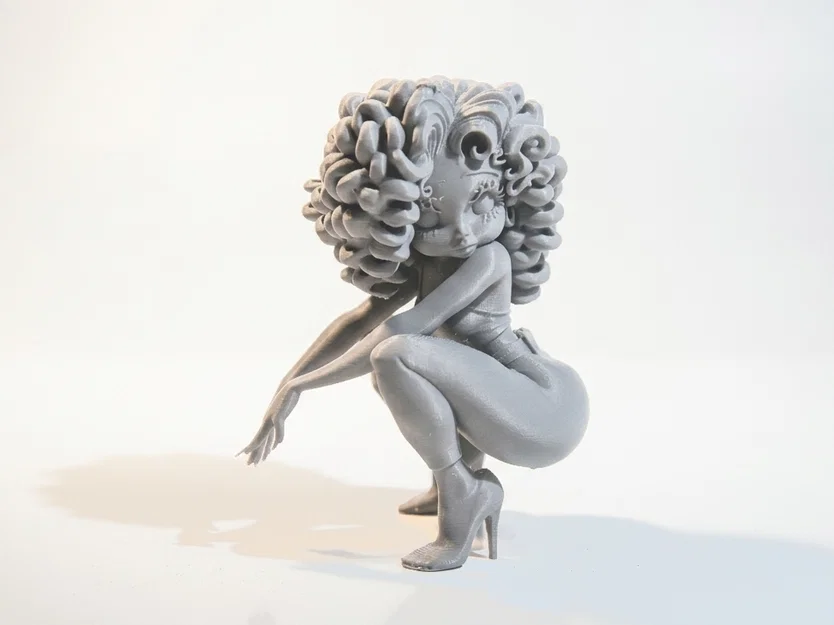Mô hình 3D tượng cô gái ngồi xổm (Squatting Lady) - Image 2