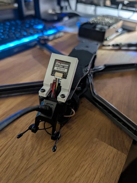 Giá đỡ ăng-ten GPS 18mm cho khung HGLRC MY7 - Image 1