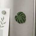 Đế lót ly, móc khóa, nam châm và nhiều phụ kiện hình lá Monstera - Thumbnail 3