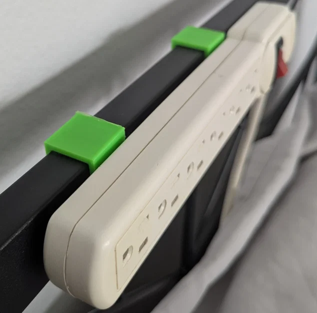 Giá treo ổ cắm điện gắn khung giường (Power Strip Bed Frame Mount) - Image 1