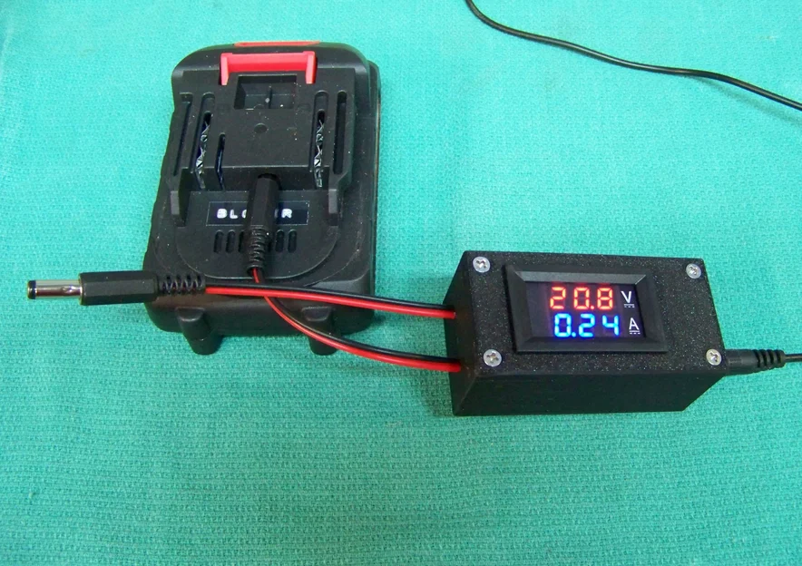 Hộp đựng Volt Amp Meter với cổng DC 5.5x2.1 và 5.5x2.5 - Image 1