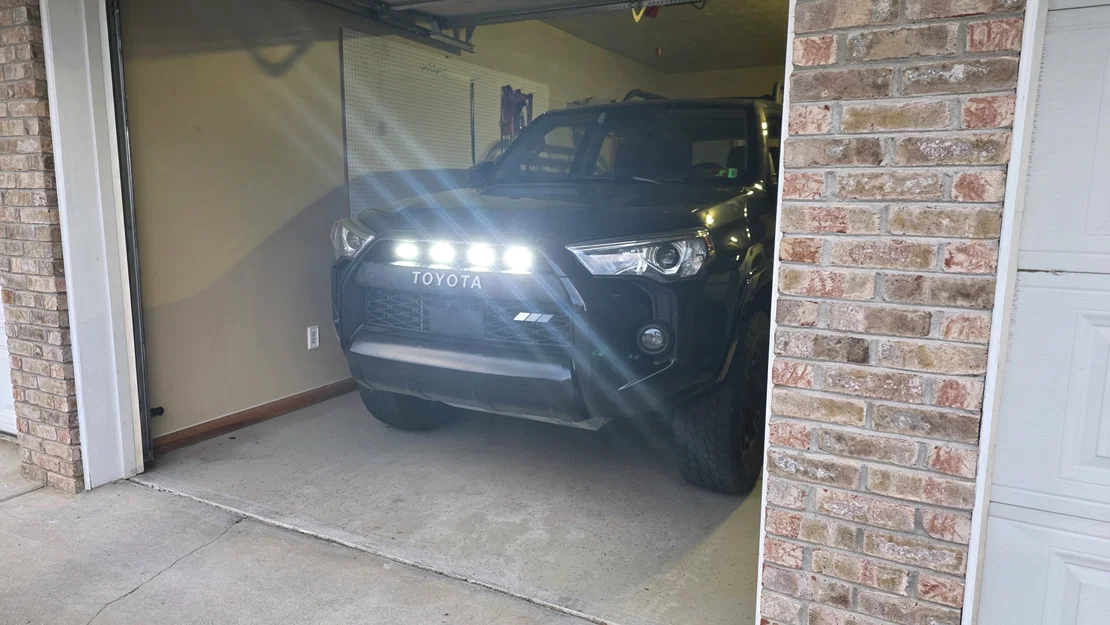 Ngàm gắn đèn trợ sáng cho mặt ca-lăng xe Toyota 4Runner (5th Gen) - Image 1