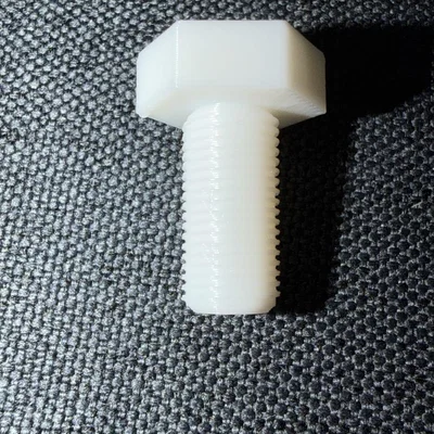 Bulông lục giác M10 có lỗ xuyên tâm 5.8mm in 3D