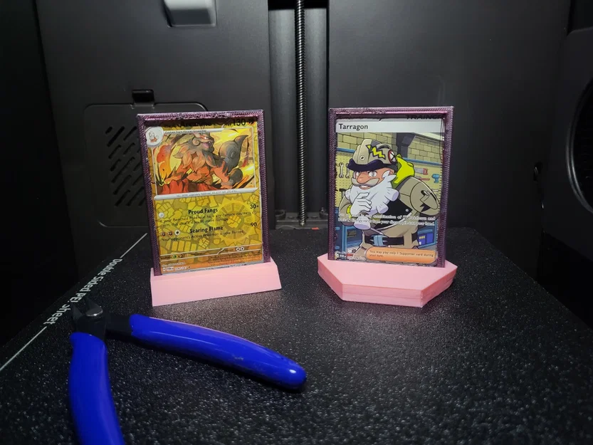 Giá đỡ trưng bày thẻ bài Pokémon (Card Display) - Image 1
