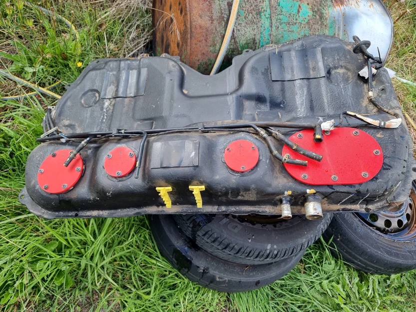 Nắp Bịt Bình Xăng (Fuel Tank Blanks) cho Subaru GC8 WRX - Image 1