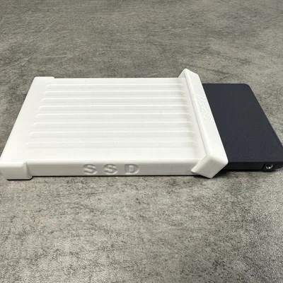Hộp bảo vệ ổ cứng HDD/SSD 2.5 inch in 3D an toàn và tiện lợi