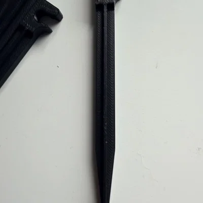 Cọc ghim đất cho hệ thống tưới cây Parkside (Parkside Earth Hook)