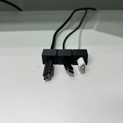 Giá đỡ dây cáp nam châm (Simple Cable Holder) cực gọn gàng cho bàn làm việc