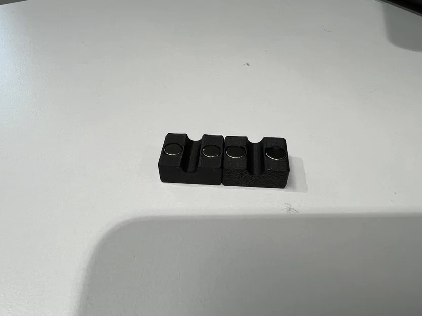 Giá đỡ dây cáp nam châm (Simple Cable Holder) cực gọn gàng cho bàn làm việc - Image 4