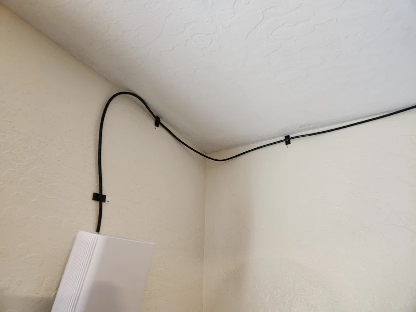 Kẹp giữ dây cáp (Cable holder) - Image 2