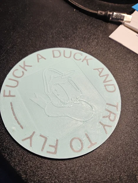 Miếng lót ly 3D "FCK a duck" hài hước và cá tính cho bàn làm việc - Image 1