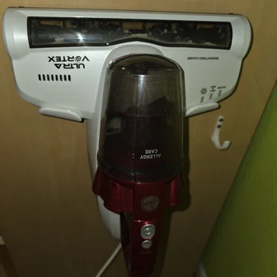 Giá treo tường tiện lợi cho máy hút bụi Hoover Ultra Vortex