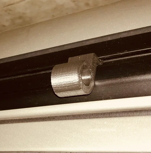 Móc treo 3D cho ray định hình xe VW T5/T6 California - Image 5