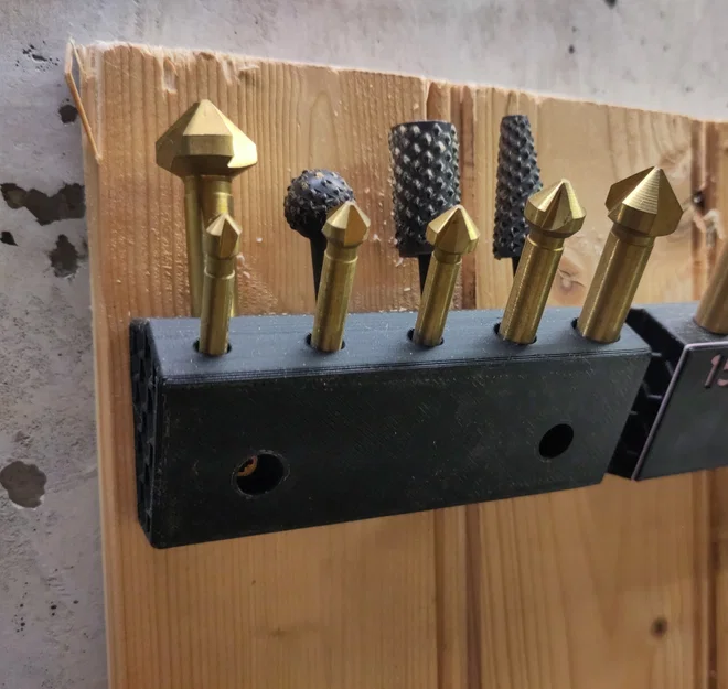 Giá treo tường cho mũi khoan vát (Chamfer bit) - Image 1