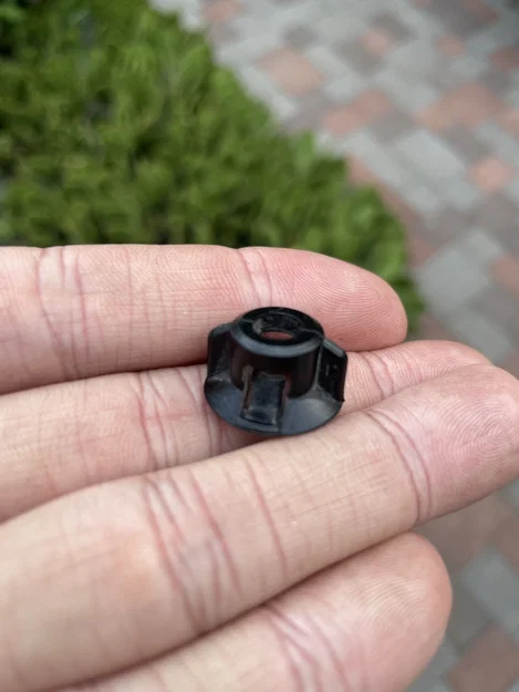 Đai ốc lục giác có vai / Chốt giữ tấm chắn bùn cho BYD Atto 2 (Yuan UP) - Image 2