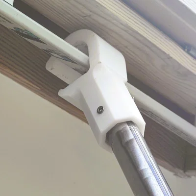 Móc kéo cửa sổ mái Velux kiểu xoay trung tâm
