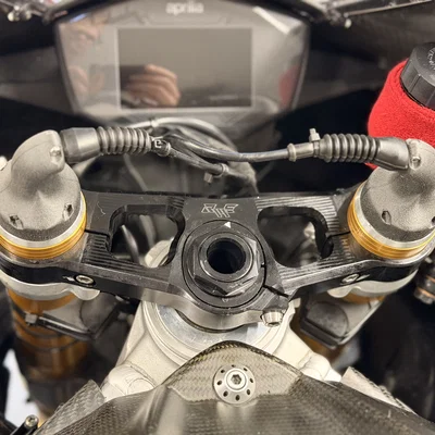 Bộ chống đổ bảo vệ giắc nối phuộc trước cho Aprilia RSV4