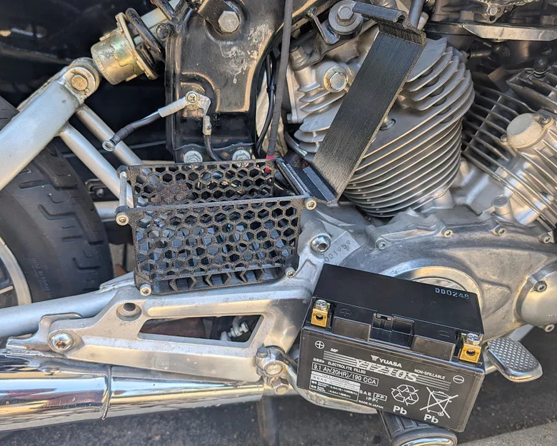 Hộp Đựng Bình Ắc Quy Yuasa YTZ10S Cho Yamaha Virago XV500K - Image 3