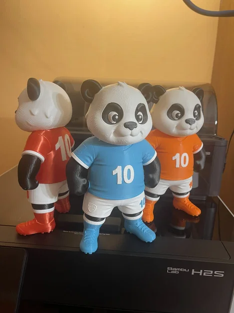 Panda Cầu Thủ: Tiền đạo siêu đáng yêu – PHIÊN BẢN HOẠT HÌNH (noAMS) - 21 cm - Image 1