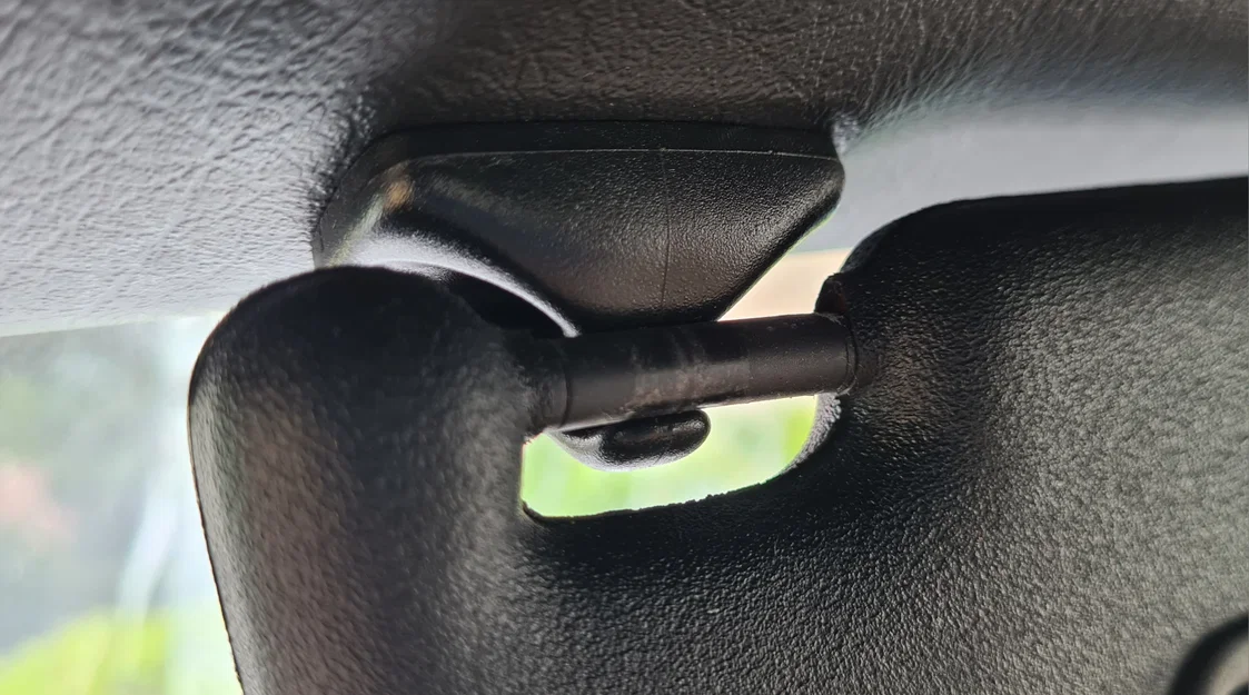 Kẹp che nắng cho xe VW (Golf 3, Golf 4) - Image 2