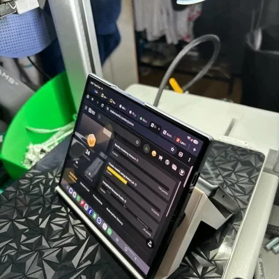 Đế giữ điện thoại đôi (Double Phone Holder) - Giải pháp tiện lợi