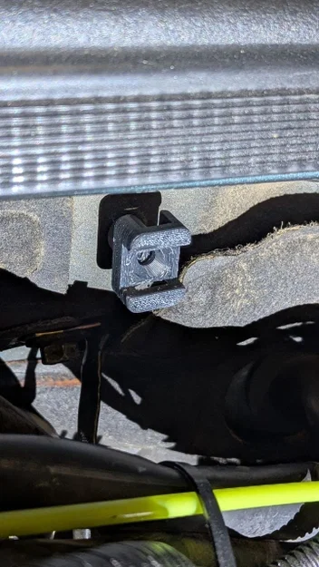 Kẹp giữ dây điện khoang động cơ cho Passat B3 - Image 3