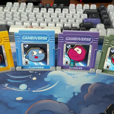 Giá đỡ huy hiệu Enamel GameOverse