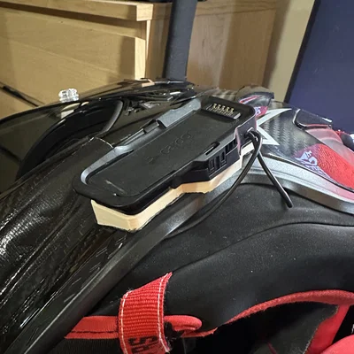 Ngàm gắn Cardo Packtalk Pro cho nón Alpinestars R10 Supertech