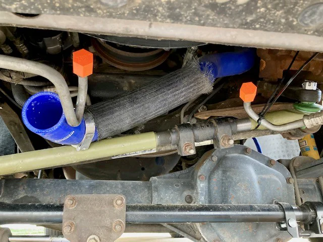Nắp bịt đường ống làm mát hộp số Ford Super Duty (vị trí két nước) - Image 2